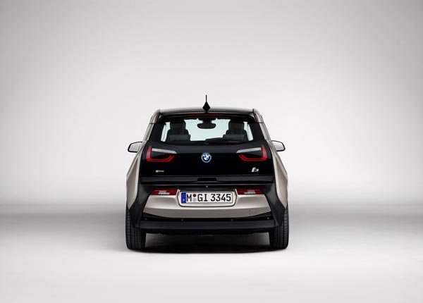 BMW i3 - вид сзади