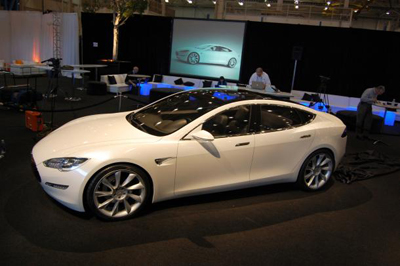 Элегантный дизайн Model S уже создан. Но очень большие деньги еще нужны для технических доработок